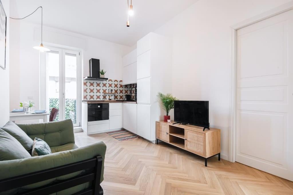 Easylife - Apartment With Balcony Near Navigli Milan Exterior photo